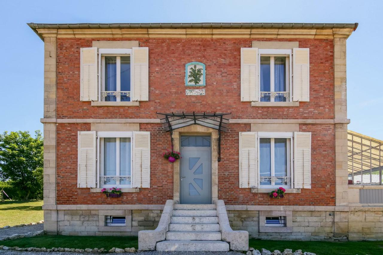 Maison Qui S'Y Frotte S'Y Pique Robert-Espagne Esterno foto