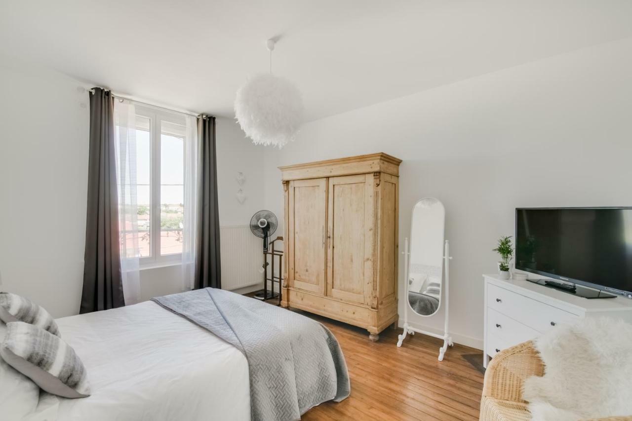 Maison Qui S'Y Frotte S'Y Pique Robert-Espagne Esterno foto
