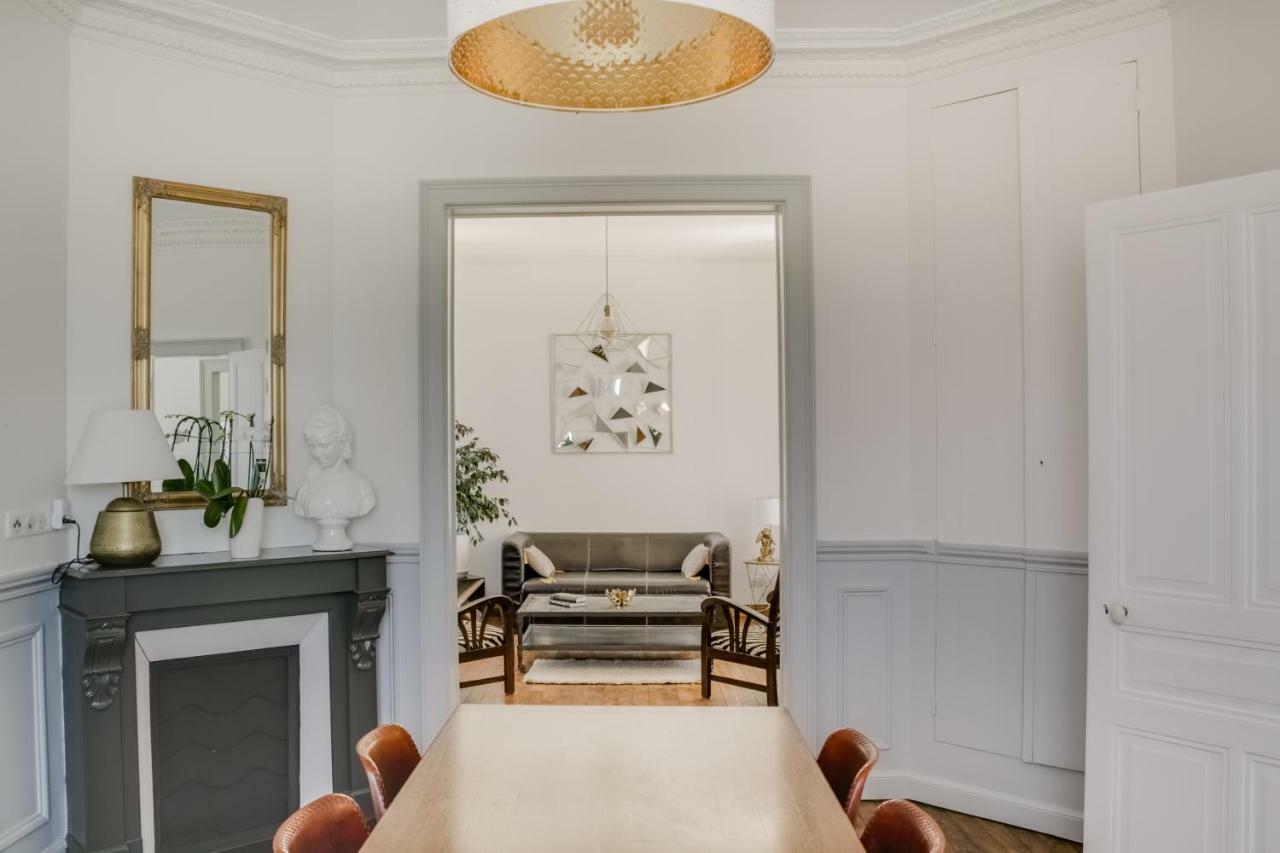 Maison Qui S'Y Frotte S'Y Pique Robert-Espagne Esterno foto
